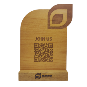 Leadgenerierung Tischaufsteller QR Code Holz